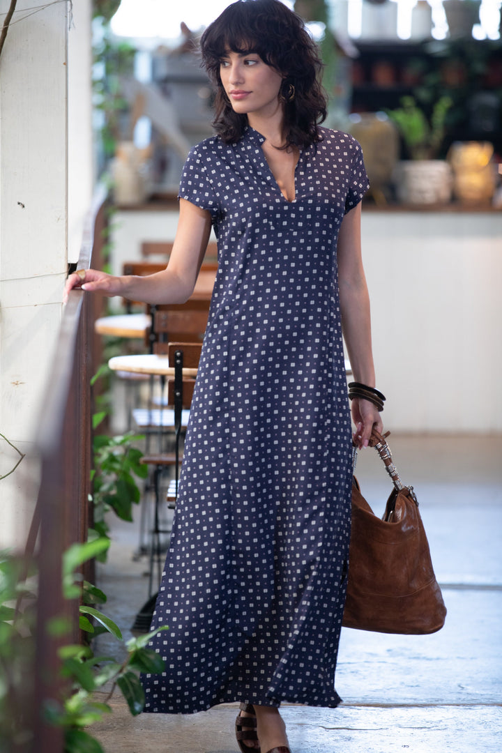 Noor Caftan - Dark Navy & White