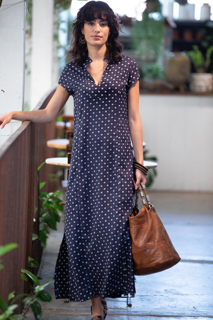 Noor Caftan - Dark Navy & White