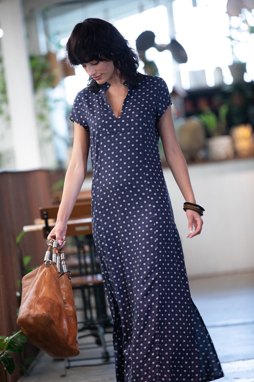 Noor Caftan - Dark Navy & White