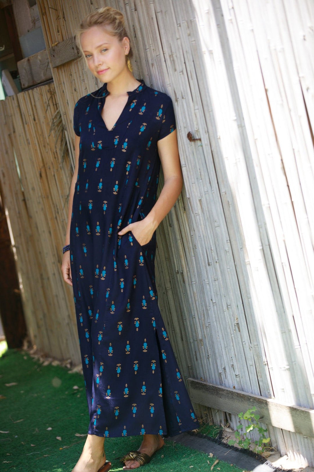 Noor Caftan - Navy & Gold