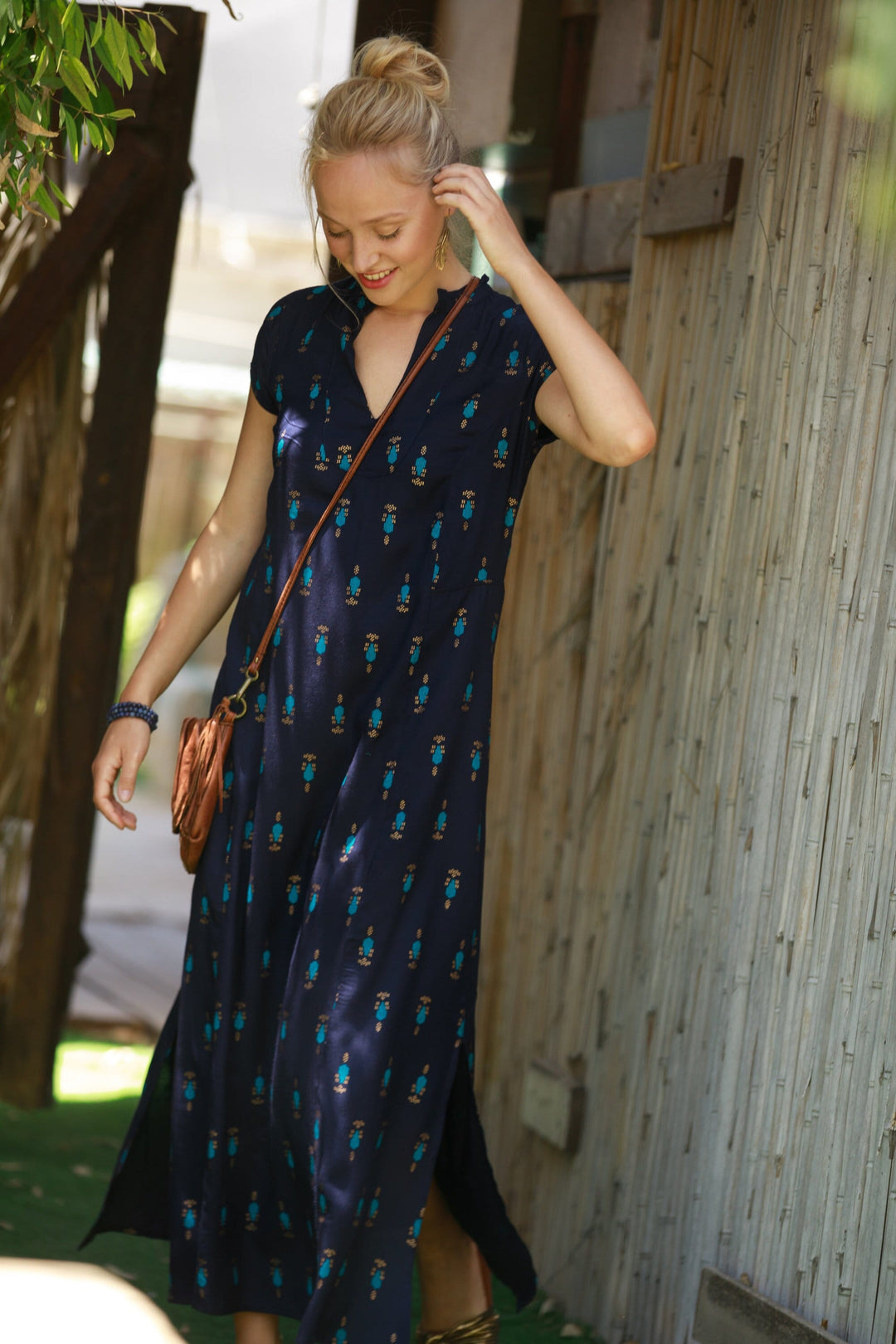 Noor Caftan - Navy & Gold