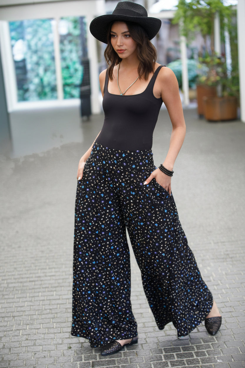 Jessy Skirt Pants - Black Floral