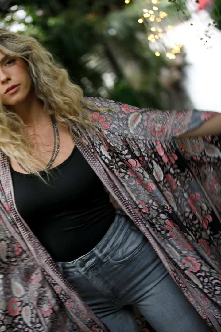 Season kimono - Black & Pink